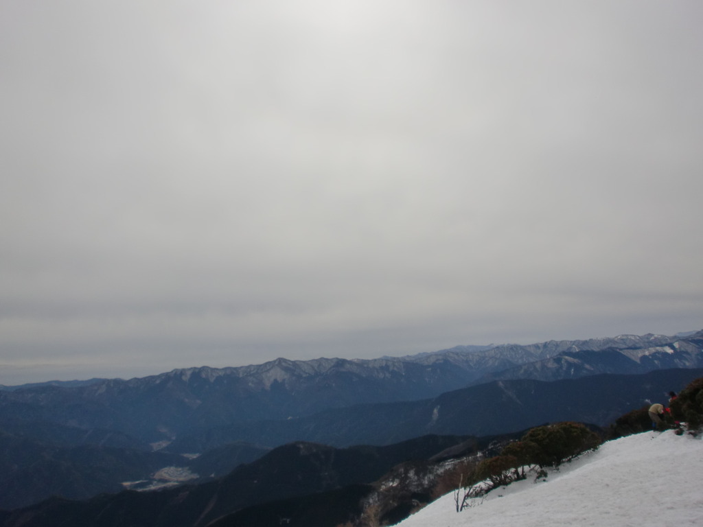 奈良、三重県境・三峰山(三畝山)1235m