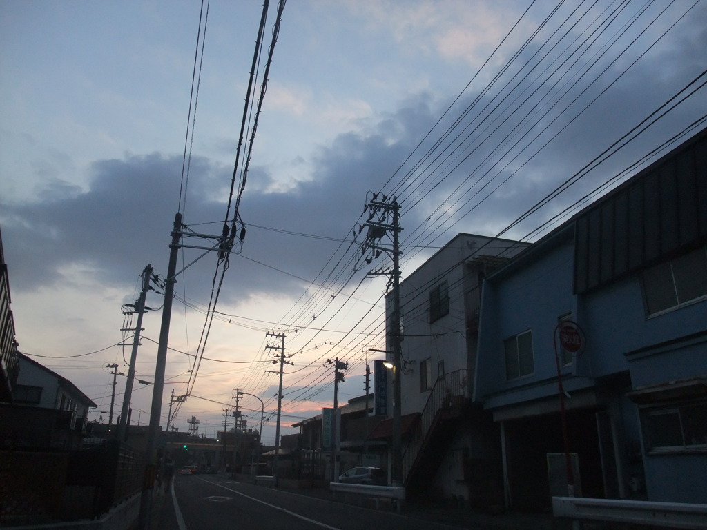 色ずく空