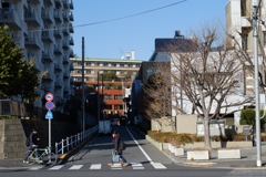 すれ違う女と男