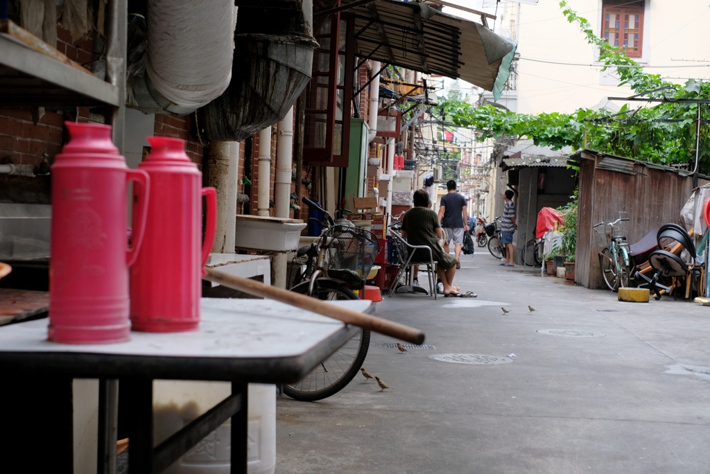 水曜日の路地裏