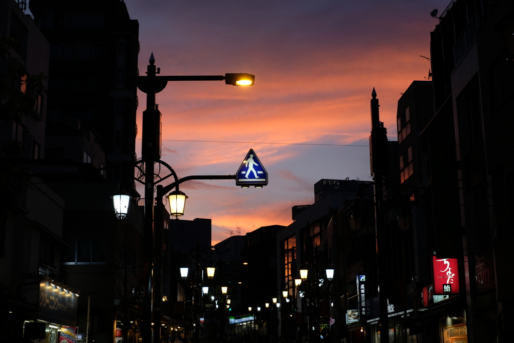 夕焼け空を渡るひと･･･