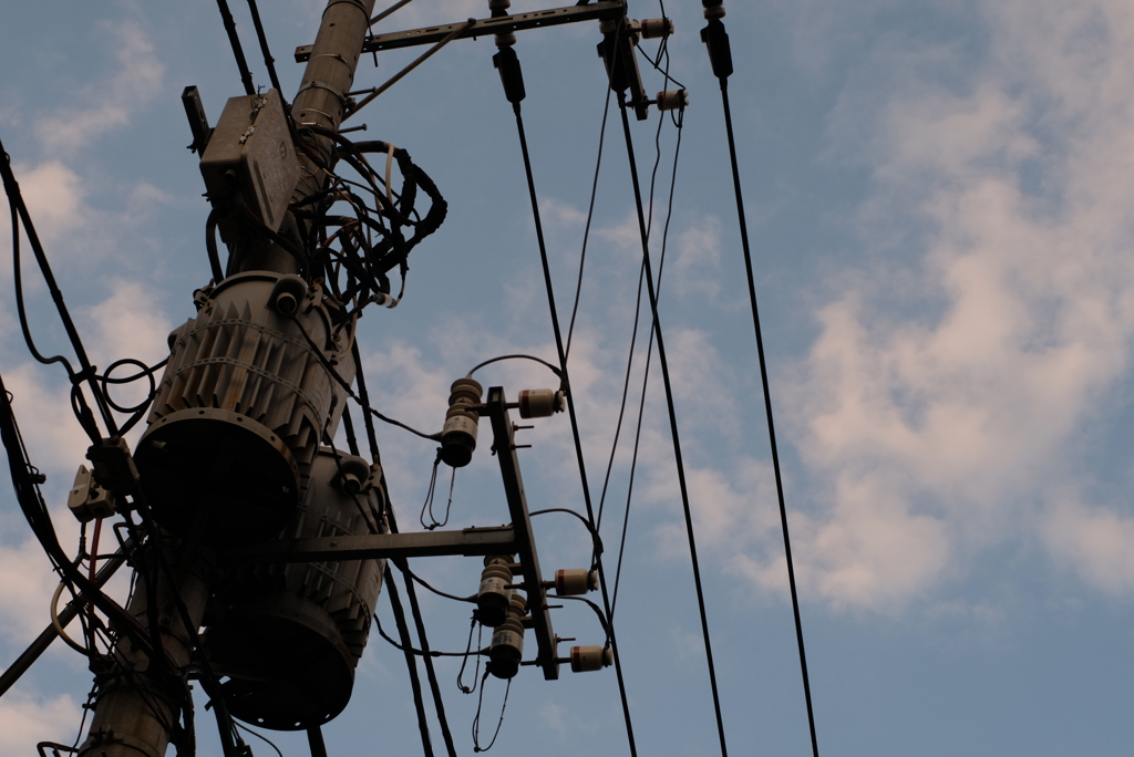 風ノ音ヲ聞イテルカ