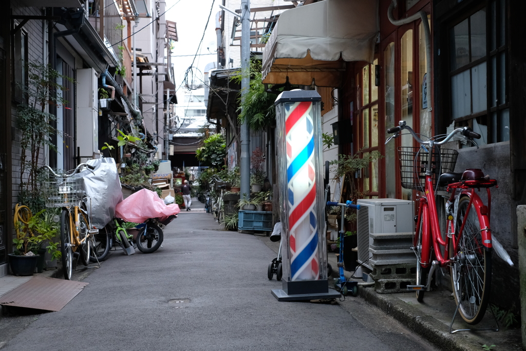 赤と青の通り
