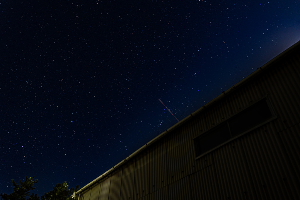 工場と星空２