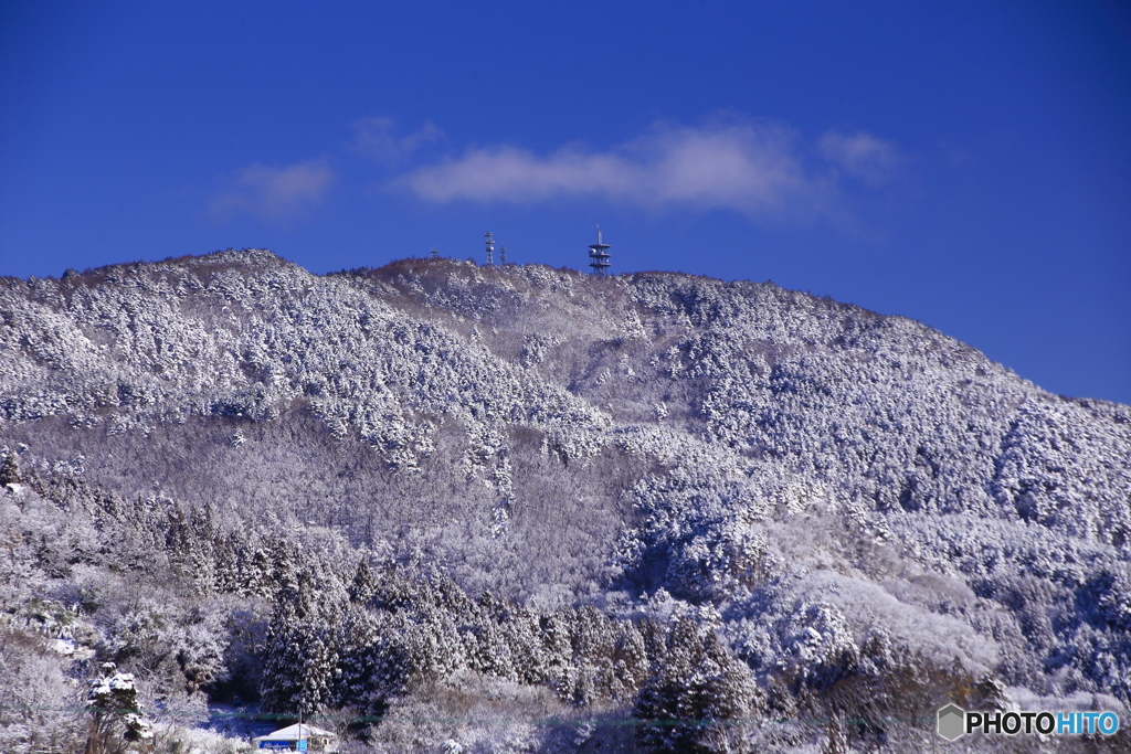 電波塔のある山