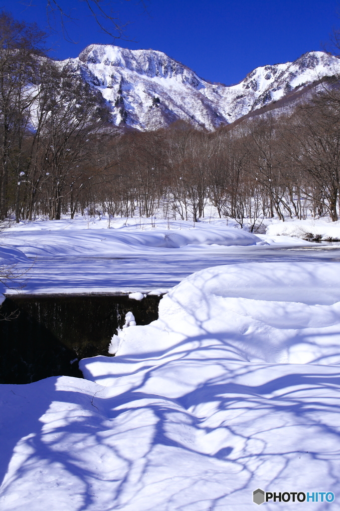 雪の影　その５