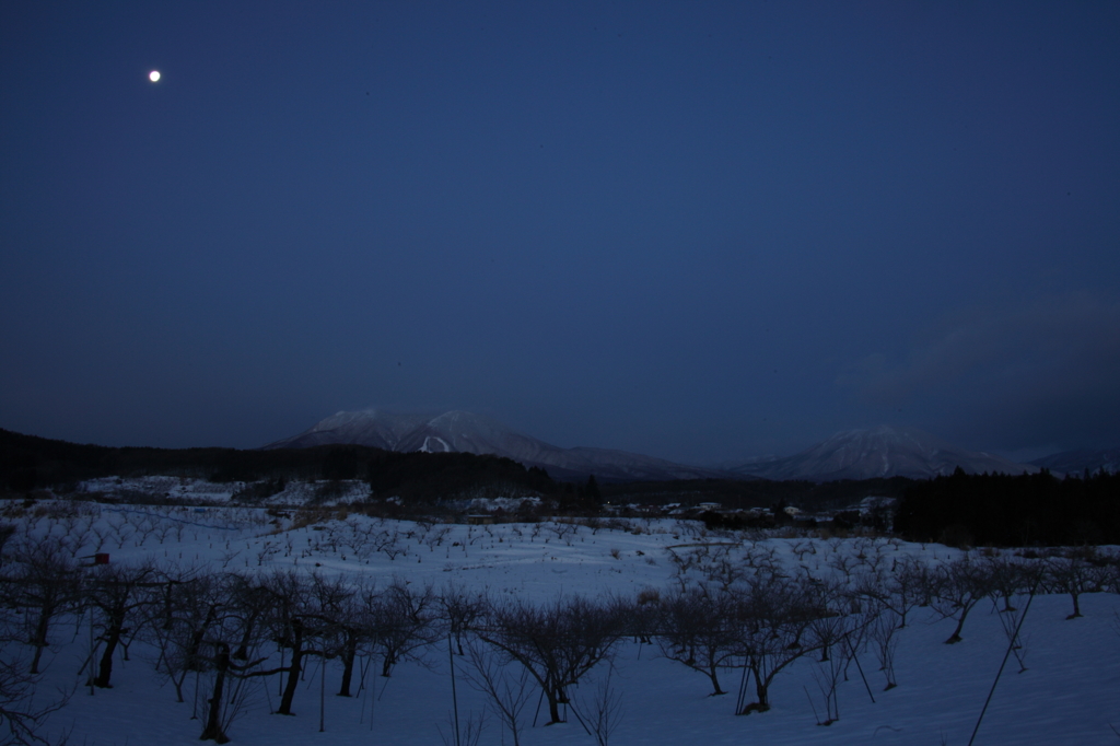 元日の月