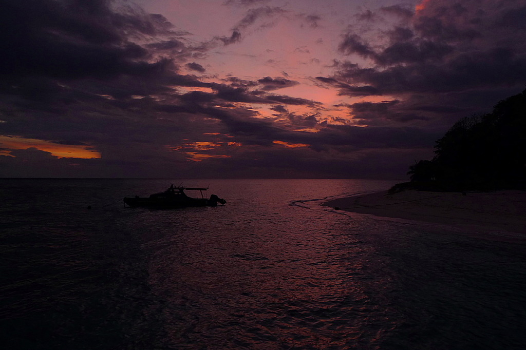 シパダン島