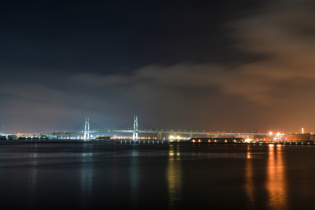 夜ベイブリッジ