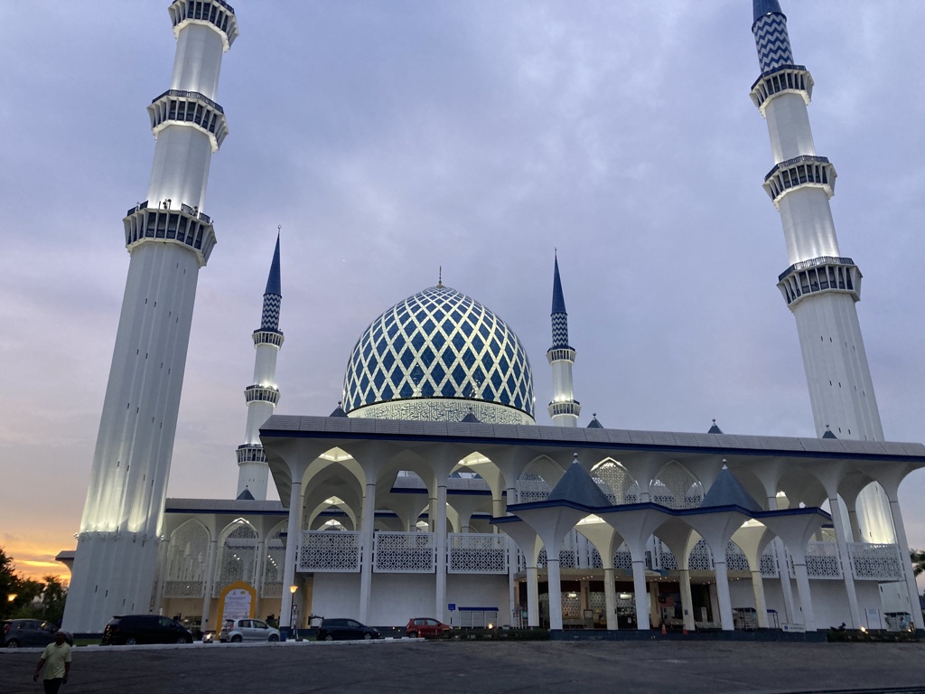 Sultan Salahuddin Abdul Aziz Shah Mosque
