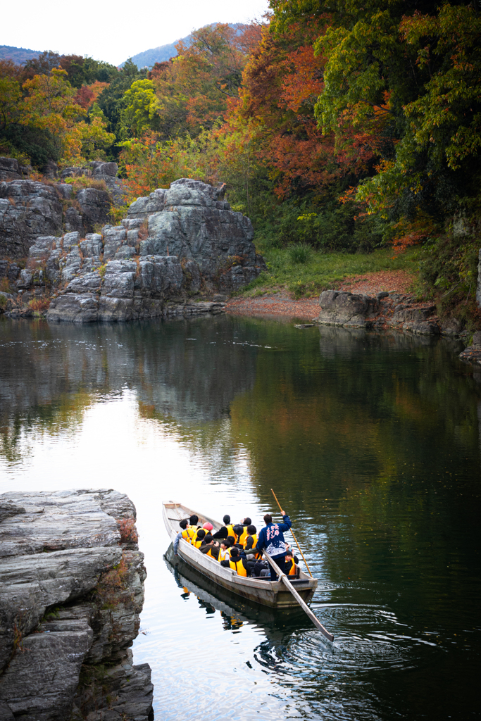 秋空の下　長瀞の清流