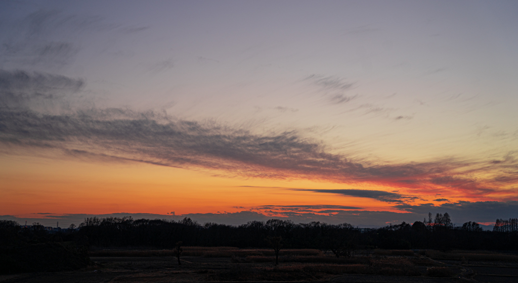 秋ヶ瀬に沈む夕日、その先にある明日
