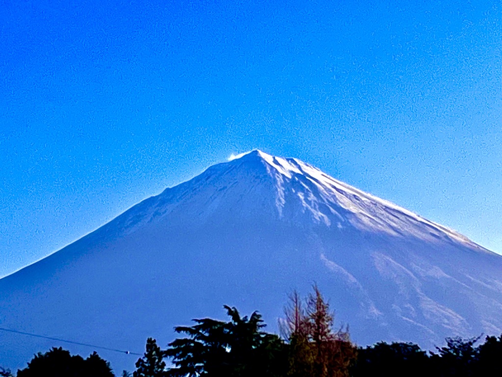 富士山が雪化粧