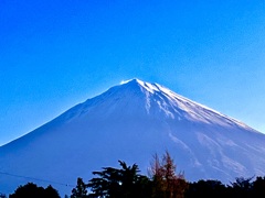 富士山が雪化粧
