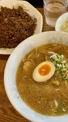 ラーメン井出　黒チャーハン最高