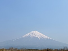 富士山　花粉か黄砂で霞んでます(*_*)