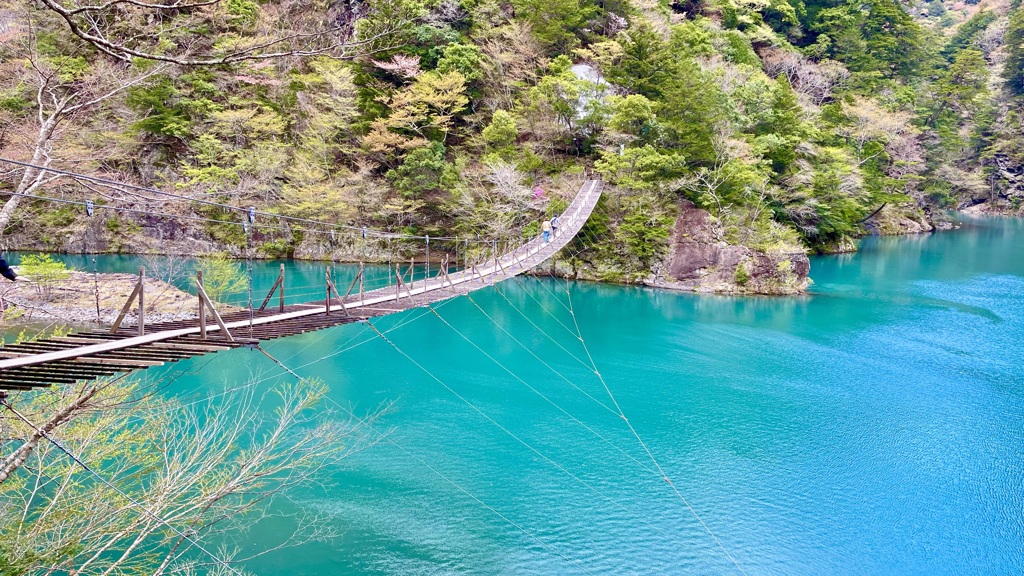 寸又峡