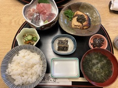 ぶらっと伊東へ行って来ました。