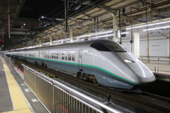 山形新幹線「つばさ」195号　E3系2000番台初代塗装復刻車両
