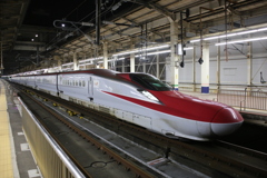 秋田新幹線「こまち」E6系　大宮駅にて