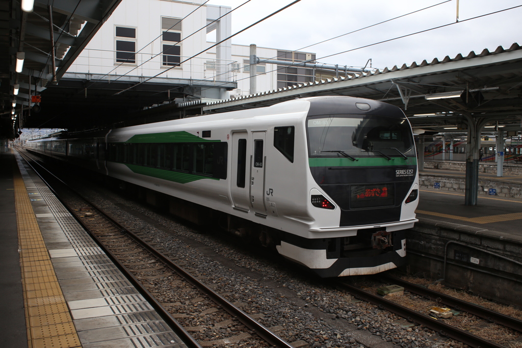 JR松本駅、臨時特急「あずさ」E257系5000番台