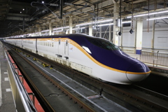 東北新幹線「なすの」山形新幹線用最新鋭車両、E8系