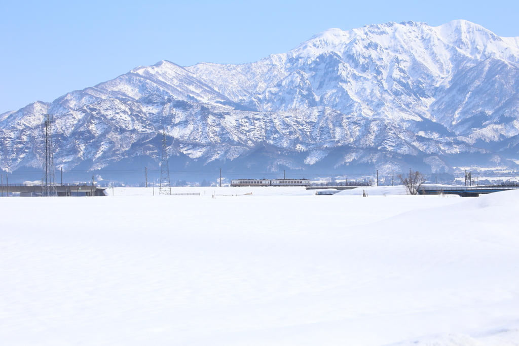 北越急行ほくほく線と八海山