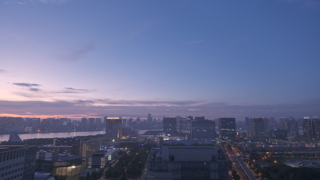 夕暮れの都市