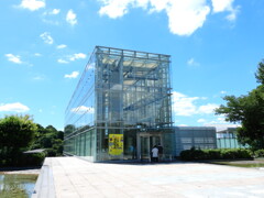 公園散歩中に見つけた建築