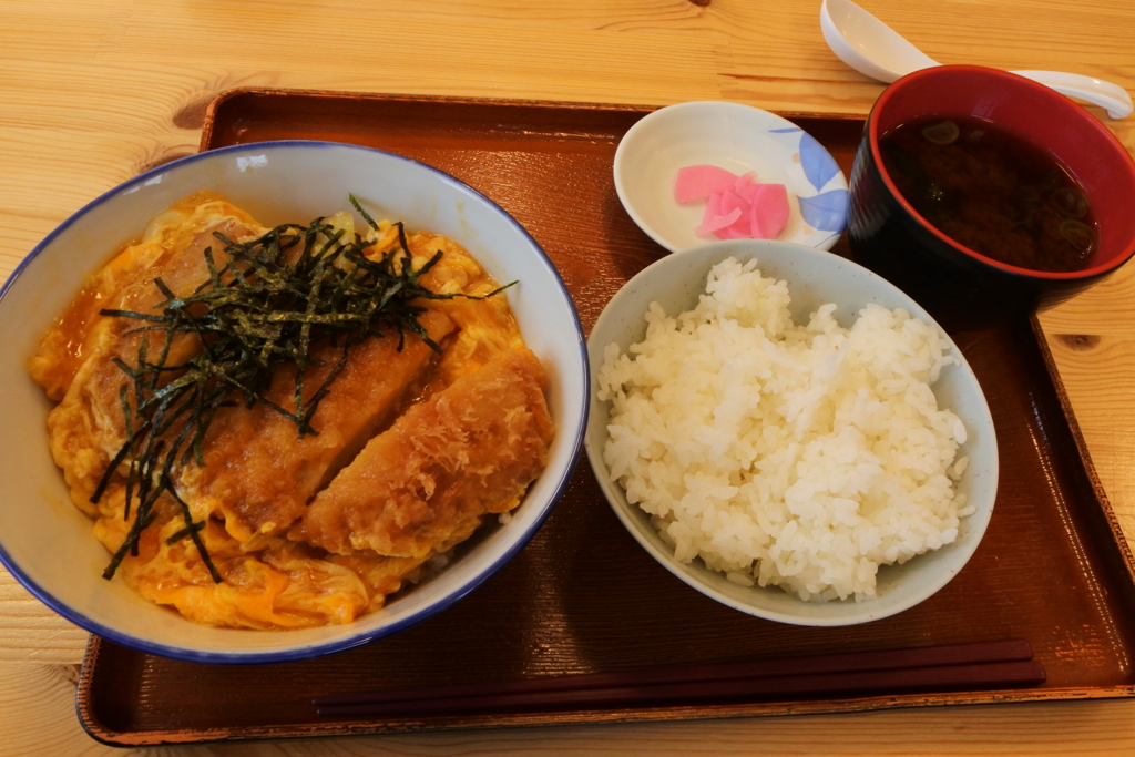店員『ご飯の量、間違えました』