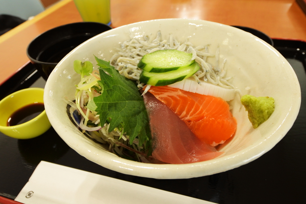 シラス海鮮丼