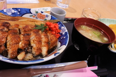 昼時、飯テロ実行！