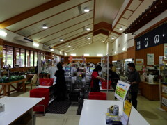 道の駅 こまつ木場潟　店内