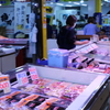 魚市場におジャマしてます。