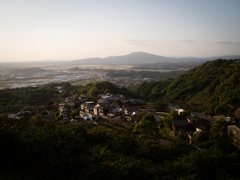山間集落の夕方