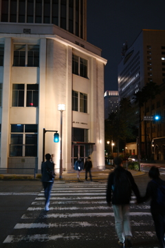 夜の交差点