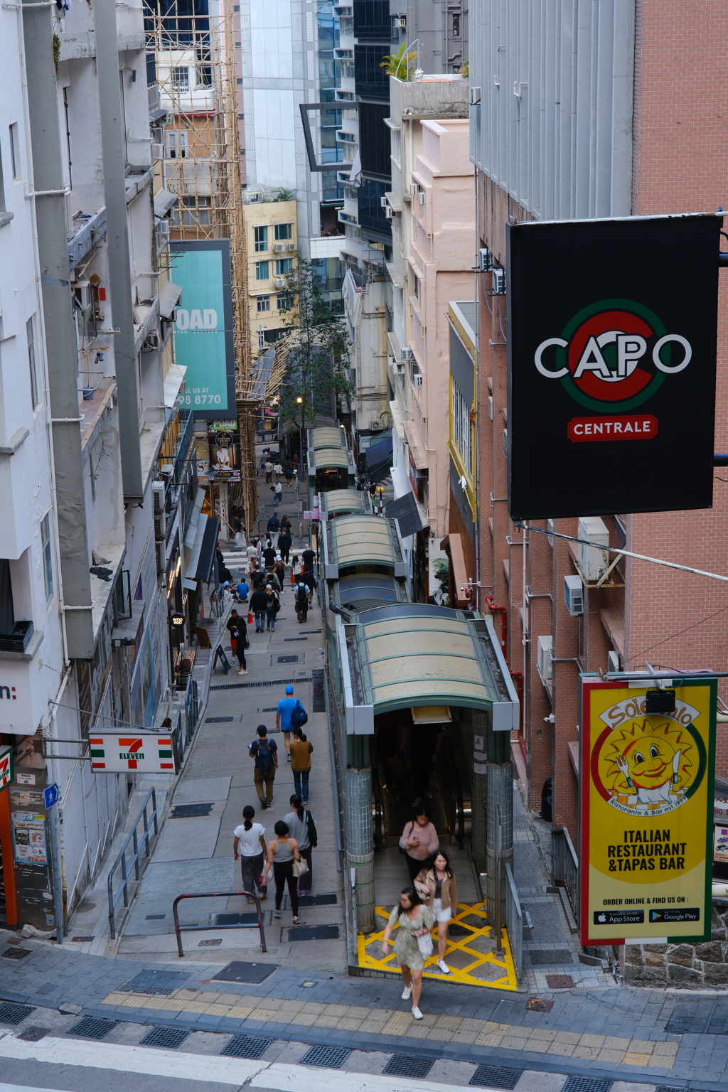 エスカレーター出口