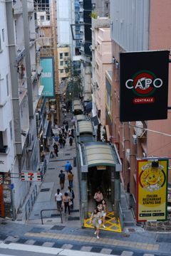 エスカレーター出口