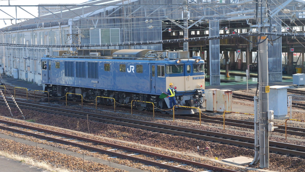 EF64-1021