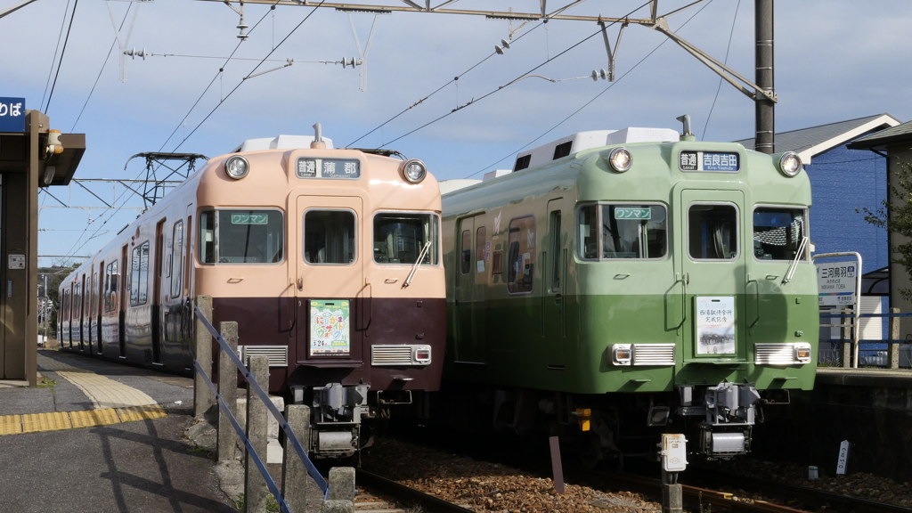 名鉄 三河鳥羽駅の復刻塗装車両！