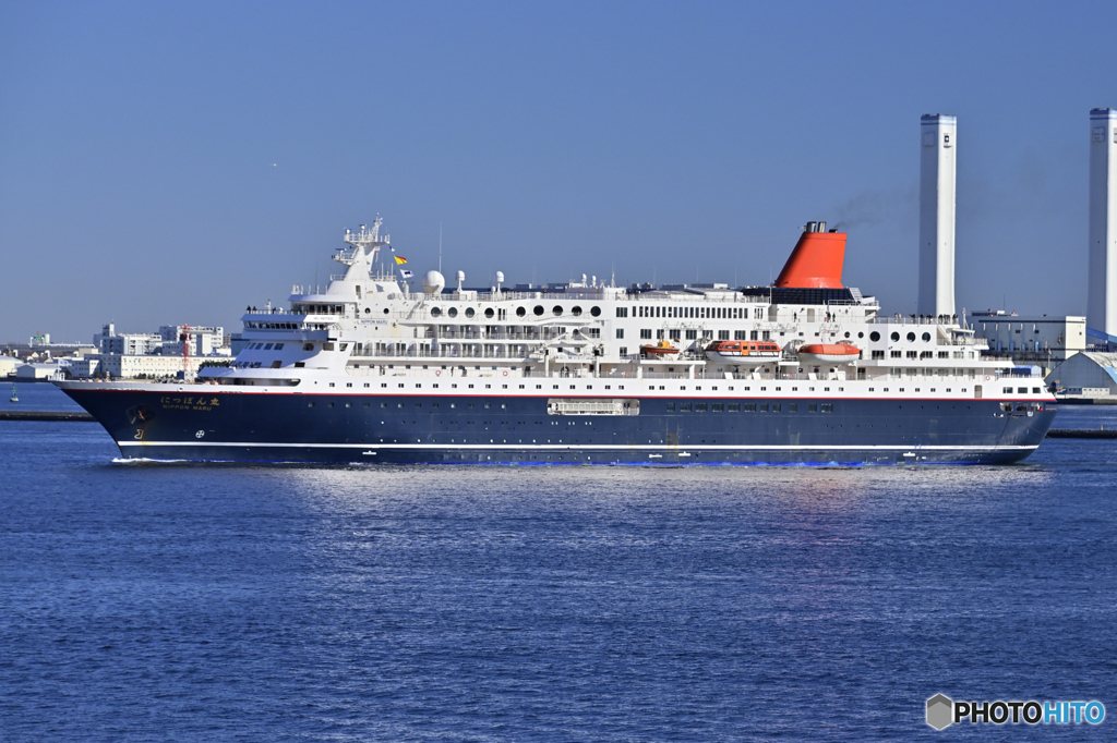 にっぽん丸横浜港へ入港-4