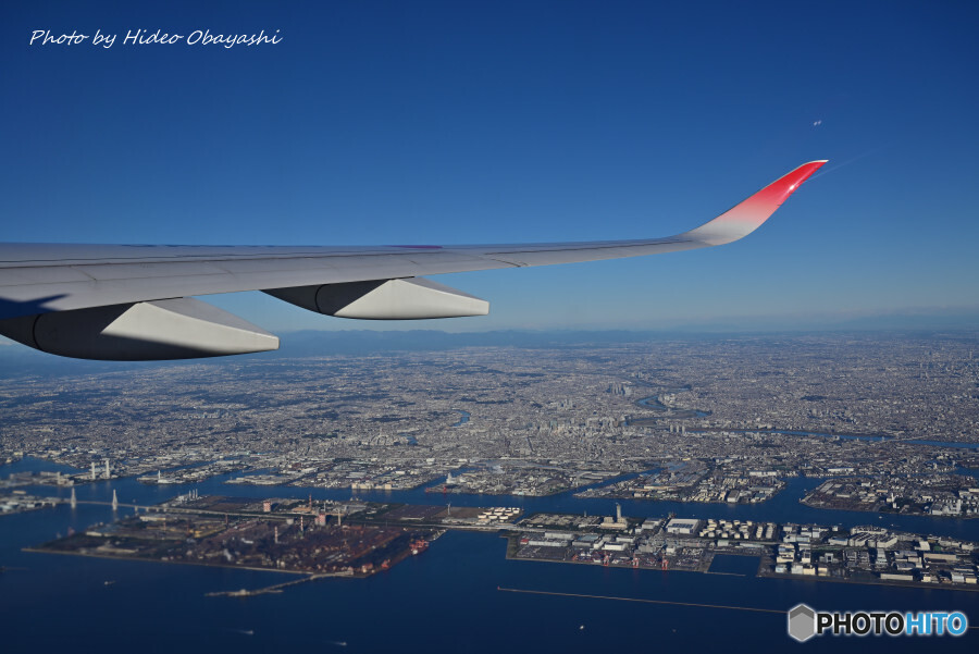 川崎沖から横浜港へ進みます。