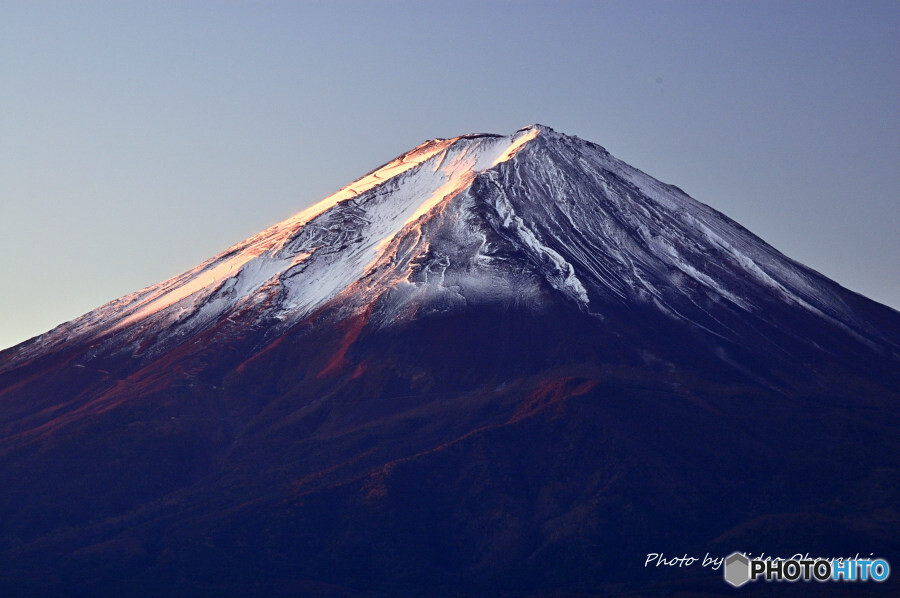 朝焼け始めた富士山