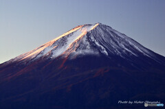 朝焼け始めた富士山