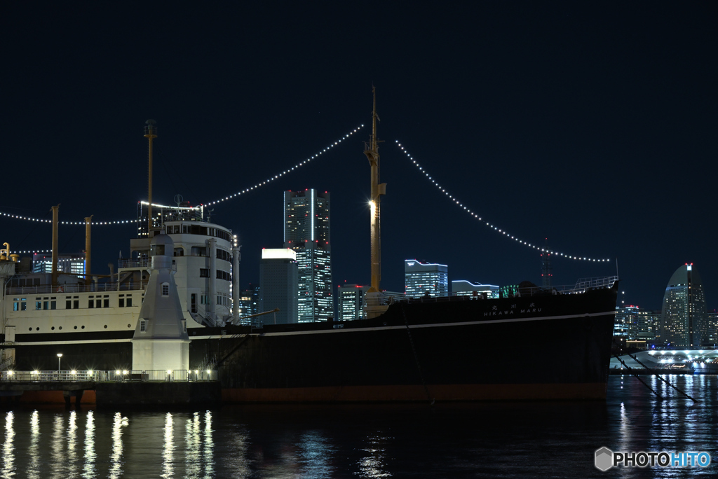 夜の山下ふ頭にて