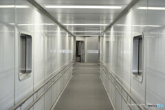 ボーディングブリッジ内