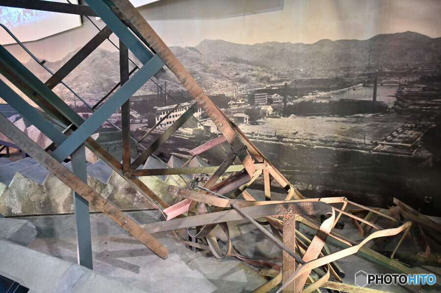 原爆で折れ曲がった火の見やぐら