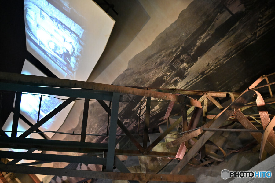 原爆で折れ曲がった火の見やぐら