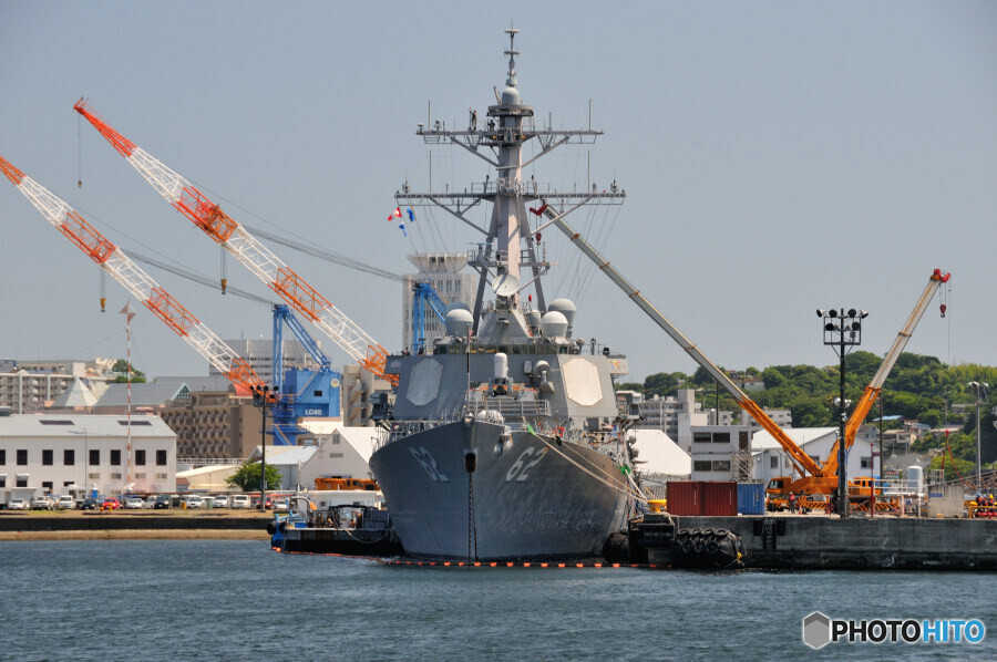 アメリカ海軍 ミサイル巡洋艦 ロバート・スモールズ