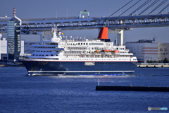 にっぽん丸横浜港へ入港-1